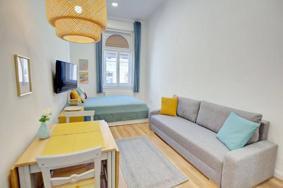 Pau Stylish Studios In The Heart Of Budapest Bagian luar foto